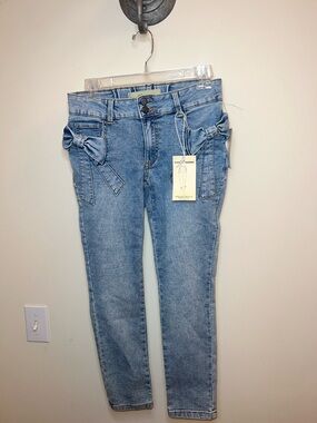 Love Trends Bow Pocket Capri Skinny Jeans Light Wash Size 3 NWT